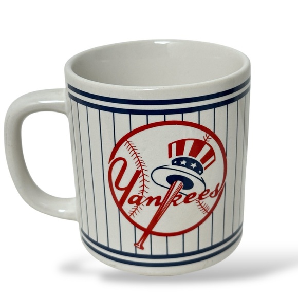 MLB‎ New York Yankees Logo w/ Stripes Commemorative Ceramic Mug - Picture 1 of 8